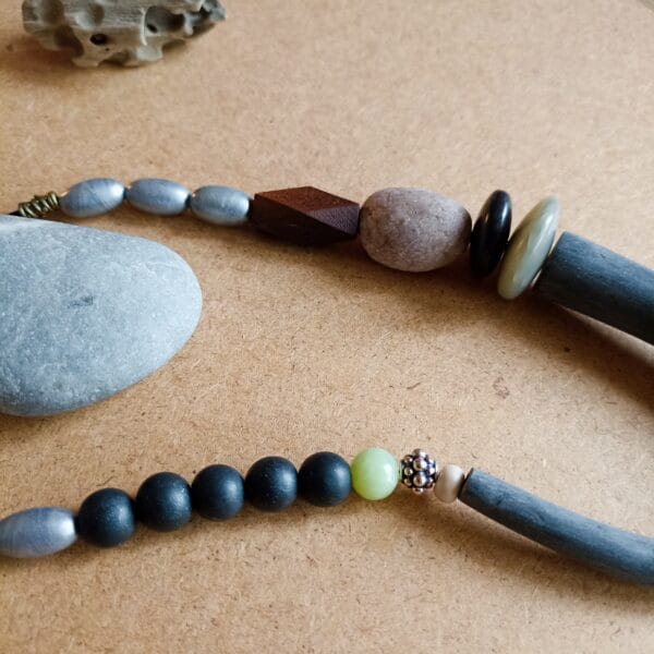 Collier en perles.