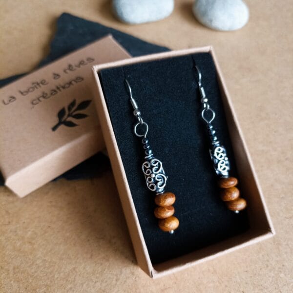 Boucles d'oreilles couleur or et argent, style celtique.